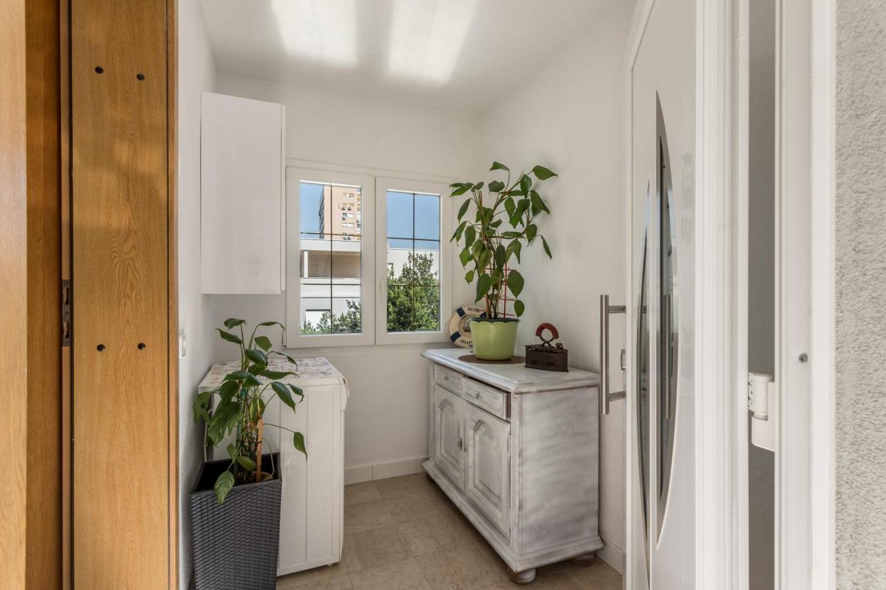 Garden Apartment Dina With Free Parking Split Exterior photo