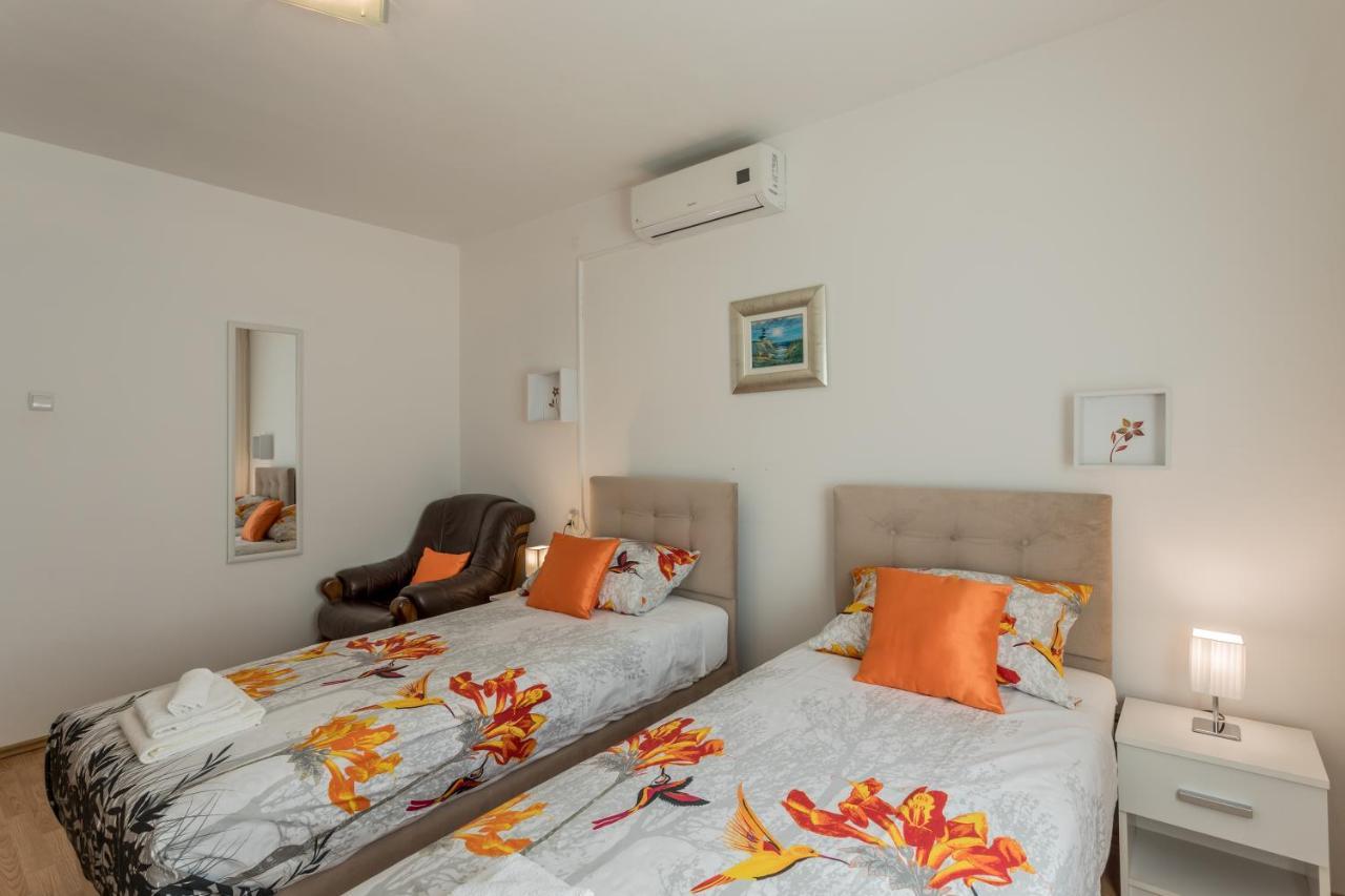 Garden Apartment Dina With Free Parking Split Exterior photo