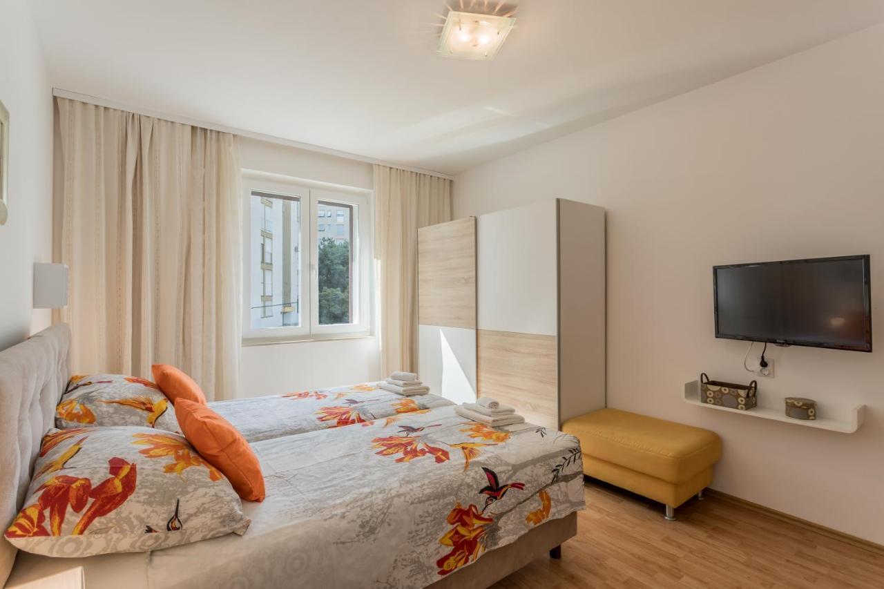 Garden Apartment Dina With Free Parking Split Exterior photo